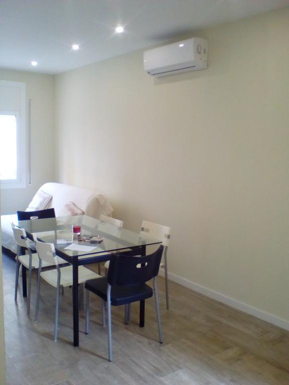 Castel Apartments โอสปิตาเล็ต เดอ โยเบรกัต ภายนอก รูปภาพ
