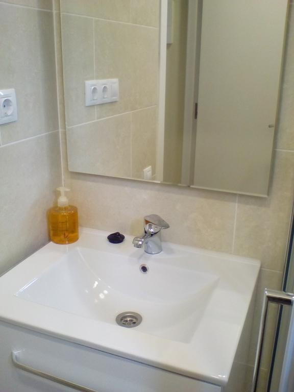 Castel Apartments โอสปิตาเล็ต เดอ โยเบรกัต ภายนอก รูปภาพ